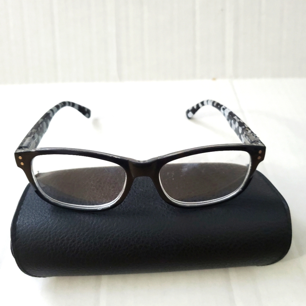 Disney Mickey Icon Women's +2.50 Strength High in Quality Reading Glasses